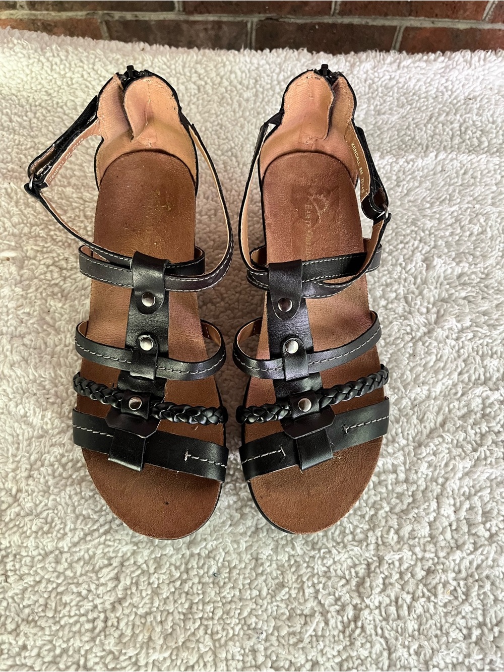 Earth Origins KENDAL Size 8M Women’s Black Wedge Sandals Side Velcro. Back Zip - Picture 2 of 13